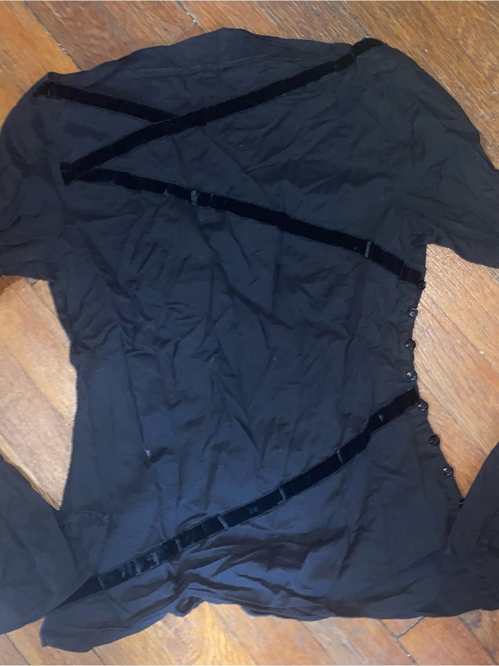 Black Long Sleeve Y2K top with velvet and button detailing